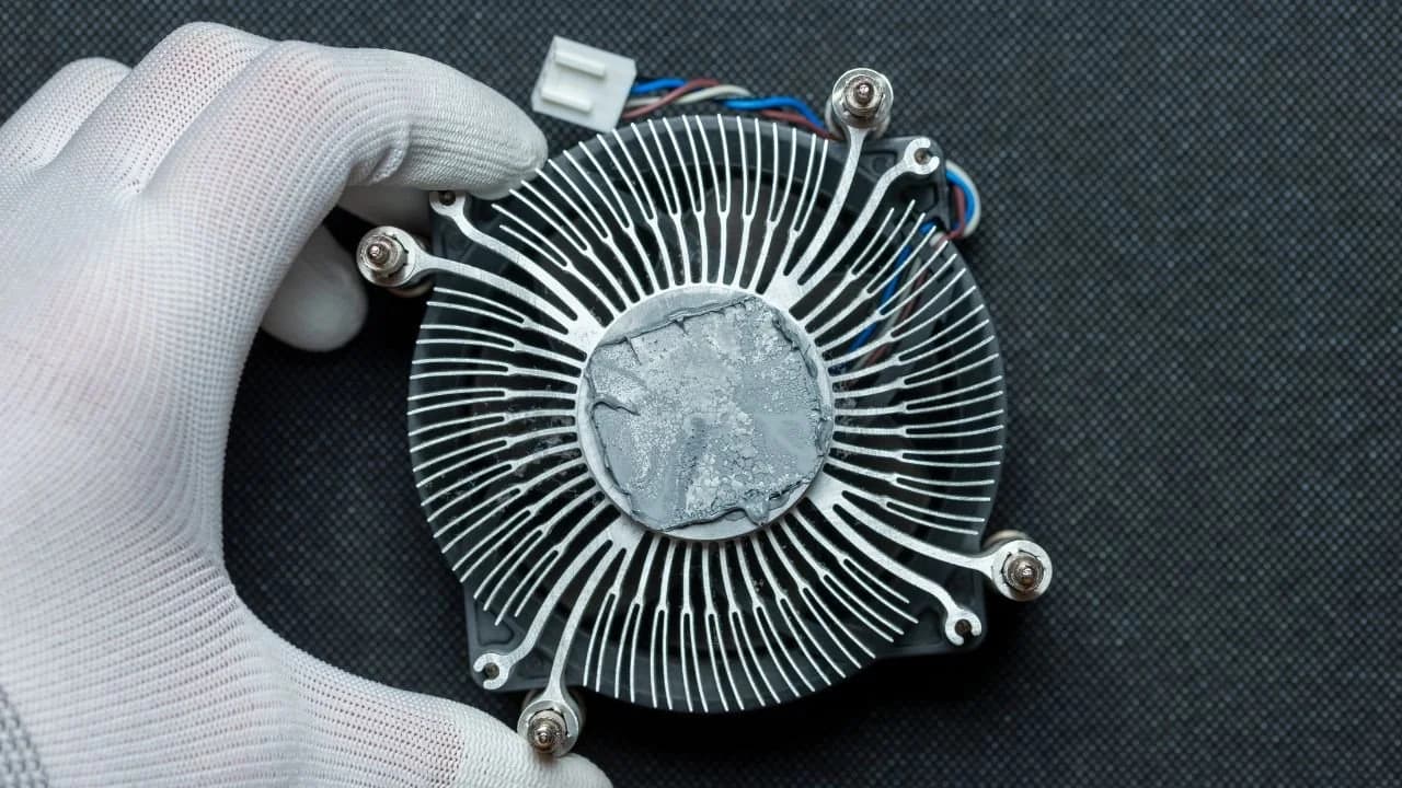 散熱膏乾掉了繼續用 PC 沒關係嗎?